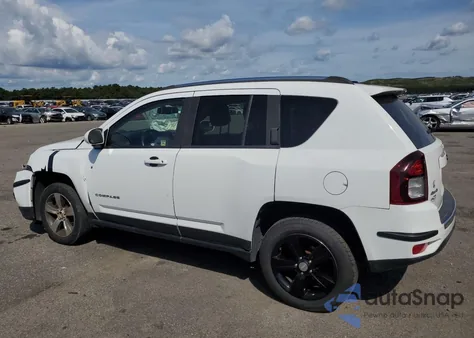 2016 Jeep Compass Latitude z USA, uszkodzony, nr VIN 1C4NJDEB7GD573968